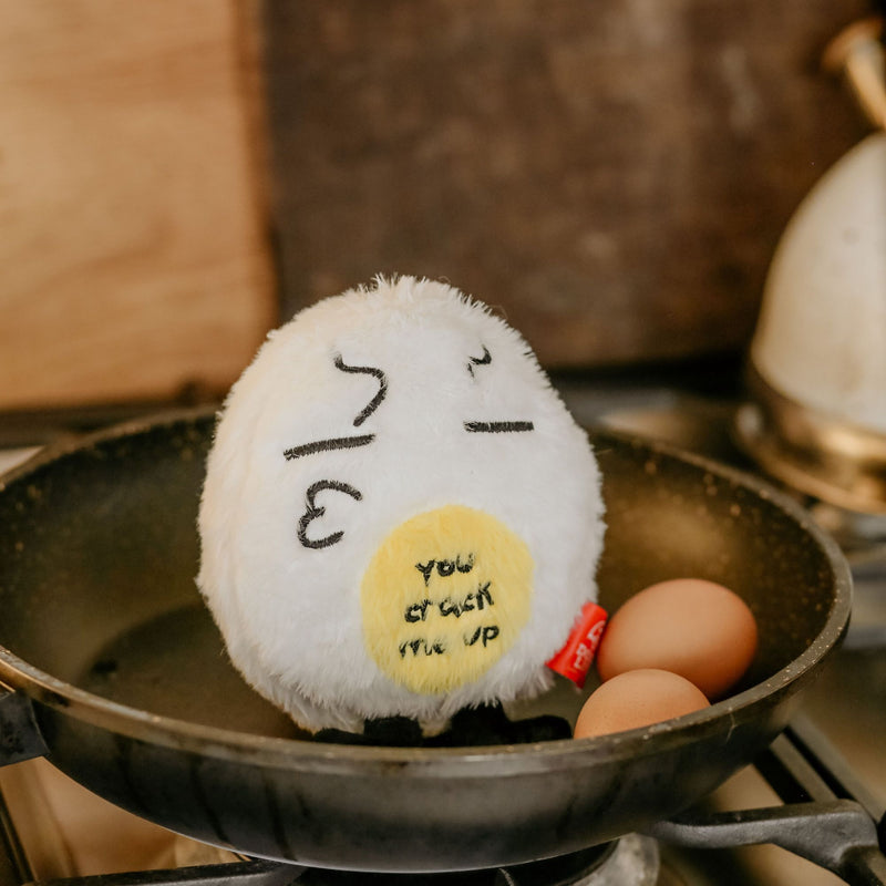 Dog’s Life Surprise Toy – Crack Me Up Egg Plush Dog Toy
