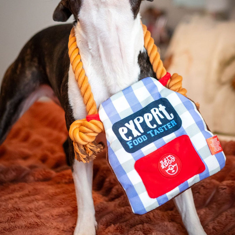 Dog’s Life Surprise Toy – Apron Expert Food Taster Plush Dog Toy