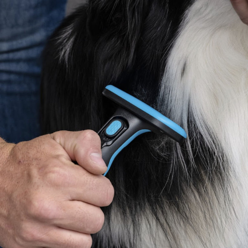 Zugo® Self-Cleaning Deshedding Brush