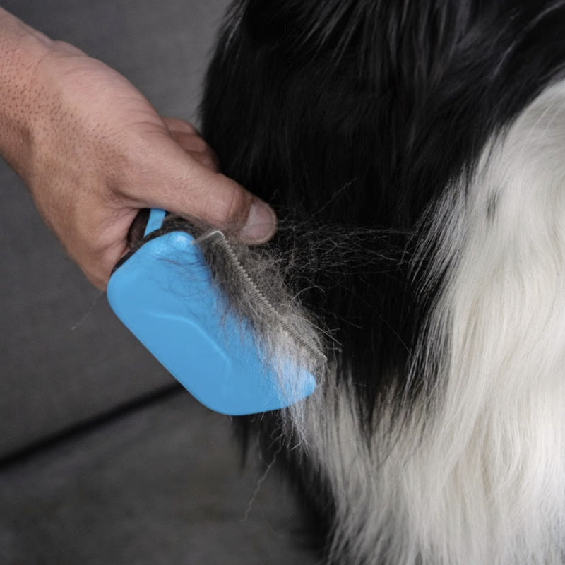 Zugo® Self-Cleaning Deshedding Brush